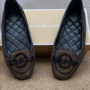 SALE ‼️ Michael Kors 💯. Used twice.